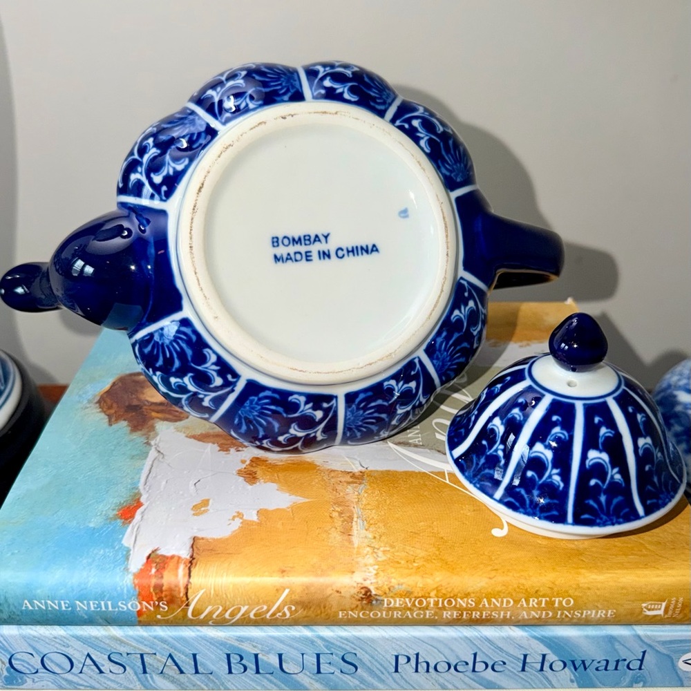 Vintage Bombay Cobalt Chinoiserie Blue and White Teapot | Coastal Vintage - Picture 4 of 6